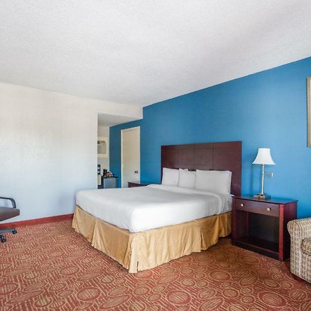 Oyo Hotel Augusta Downtown Quarto foto