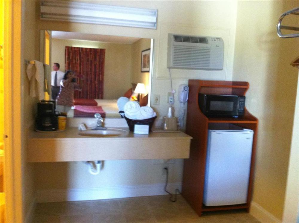 Oyo Hotel Augusta Downtown Quarto foto